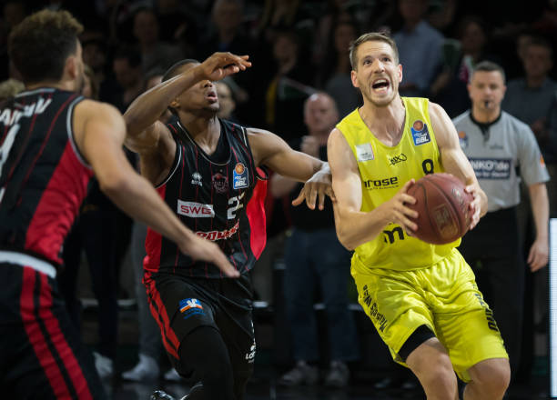 和敏锐的球 和敏锐的球