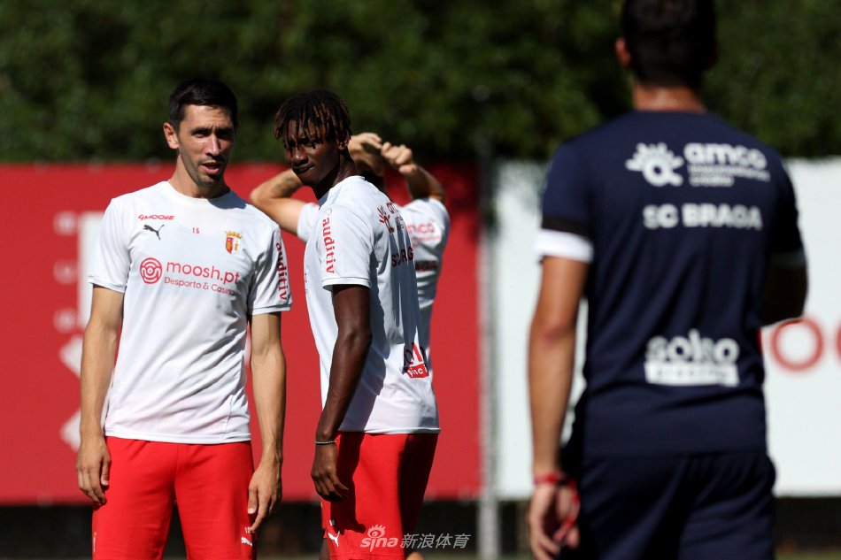 身体条件出 身体条件出